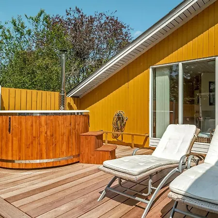 Lovely In With Sauna 度假居 *